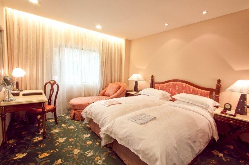 Royal Seasons Hotel Beitou Taipei Extérieur photo