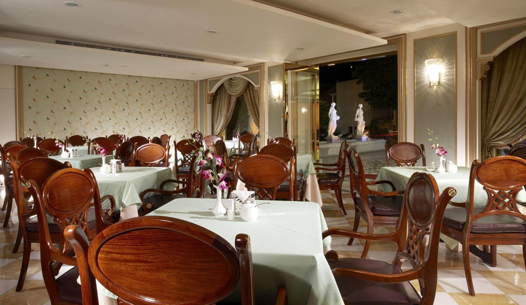 Royal Seasons Hotel Beitou Taipei Extérieur photo