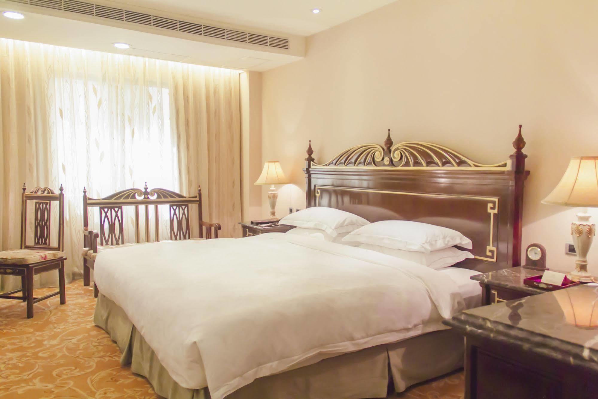 Royal Seasons Hotel Beitou Taipei Extérieur photo