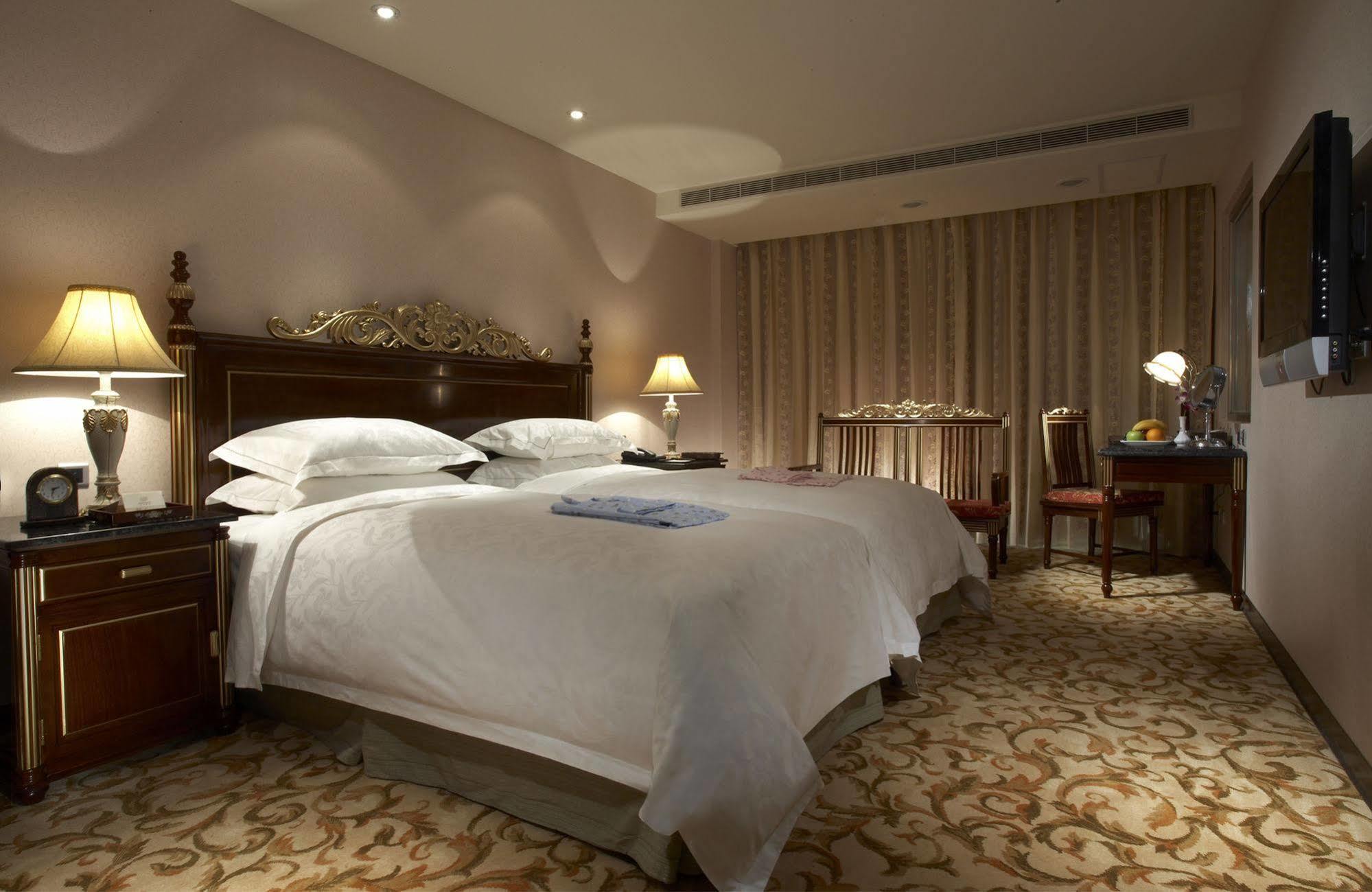 Royal Seasons Hotel Beitou Taipei Extérieur photo